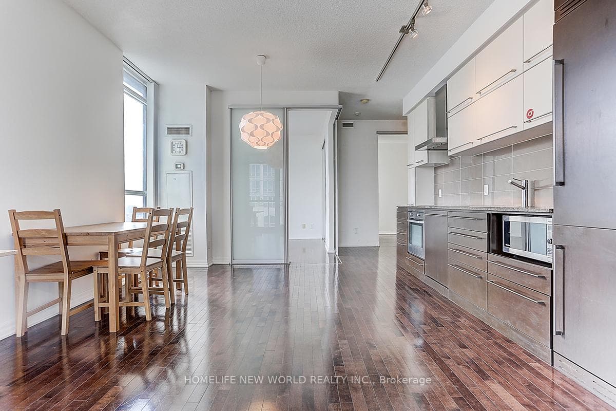 770 Bay Street Unit Ph506 photo 9