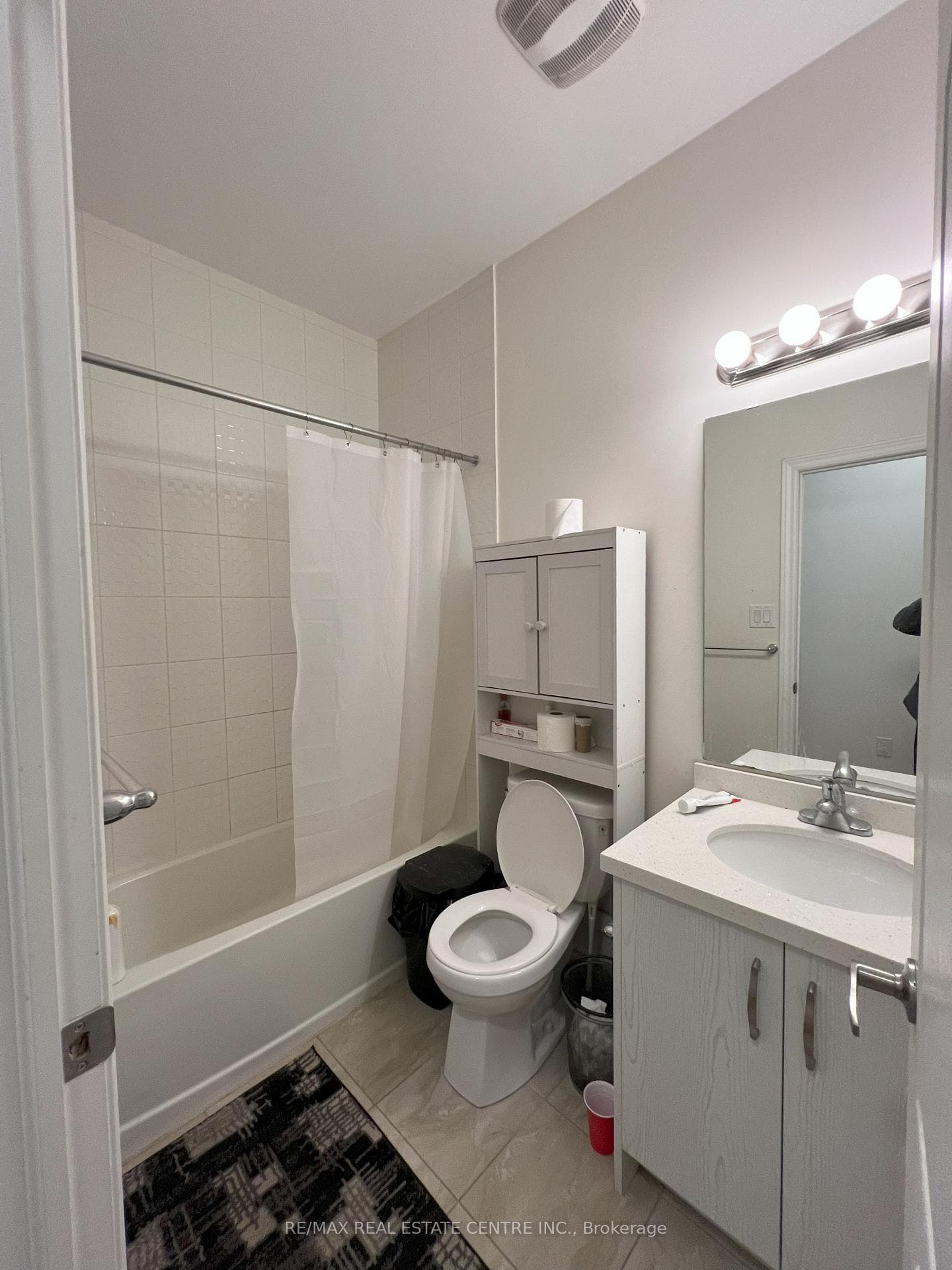 62 Hashmi Place photo 11