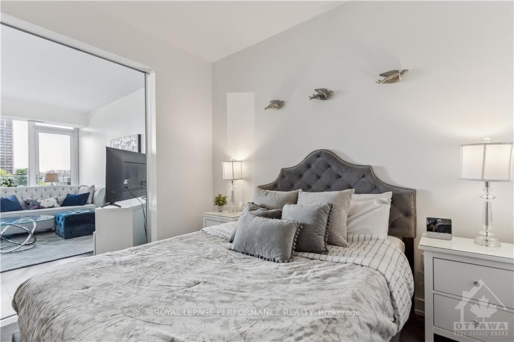 111 CHAMPAGNE Avenue Unit 308 photo 17