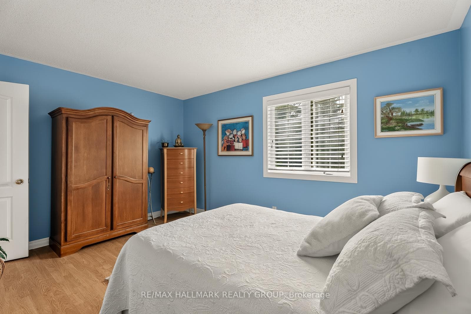 511 Deancourt Crescent photo 25
