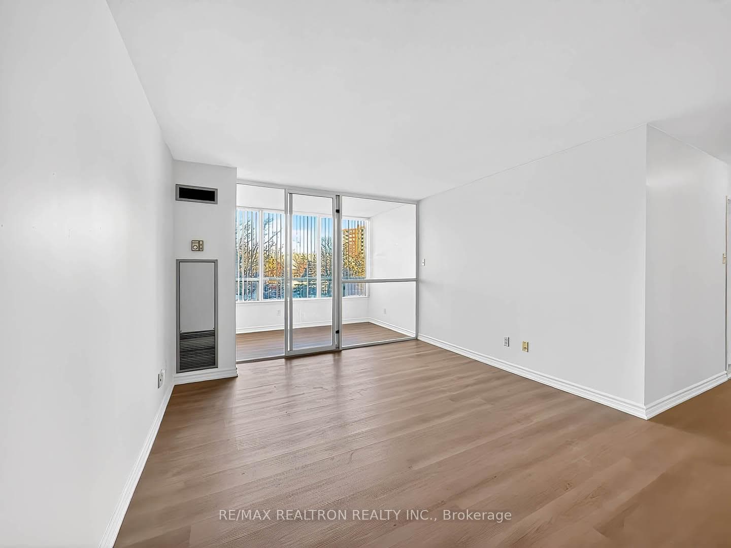 1131 Steeles Avenue Unit 302 photo 13