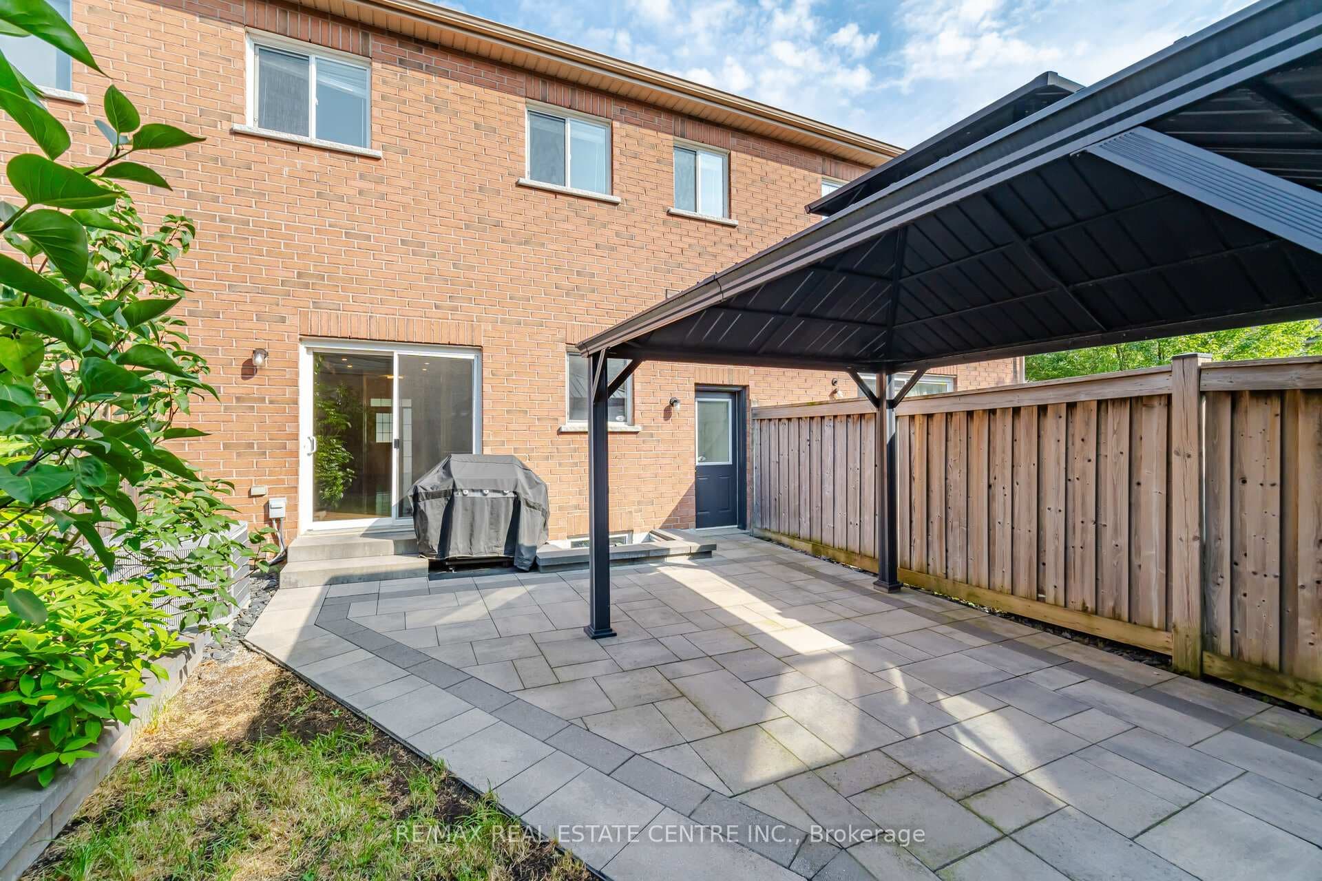 366 Hobbs Crescent photo 49
