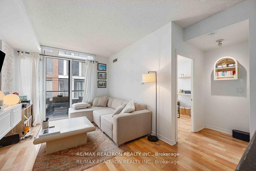 270 Wellington Street Unit Ph24 photo 18