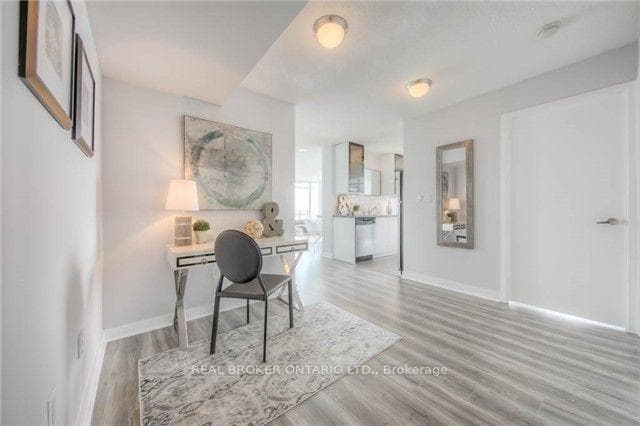 15 Fort York Boulevard Unit 4512 photo 12