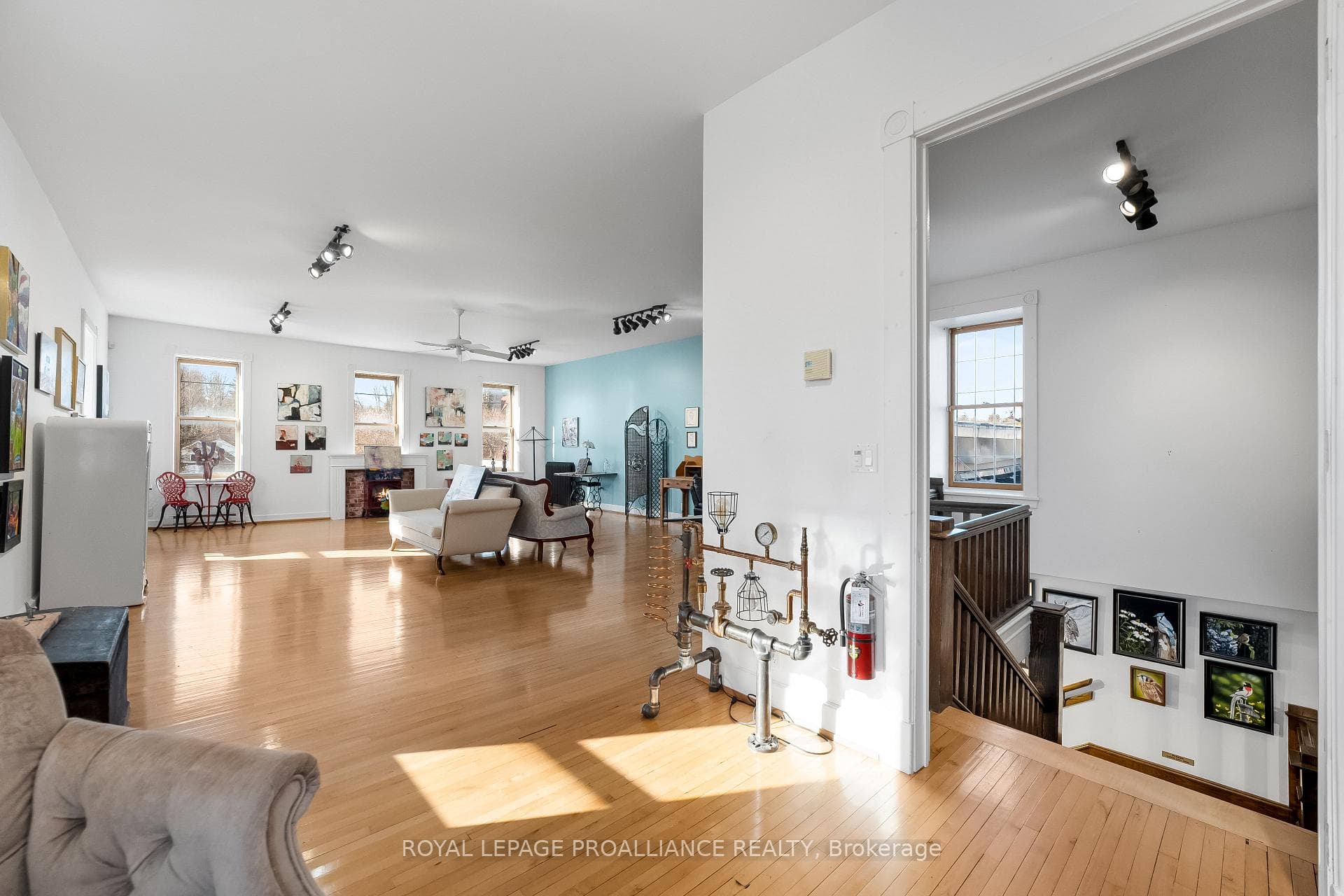 345 Victoria Street photo 13