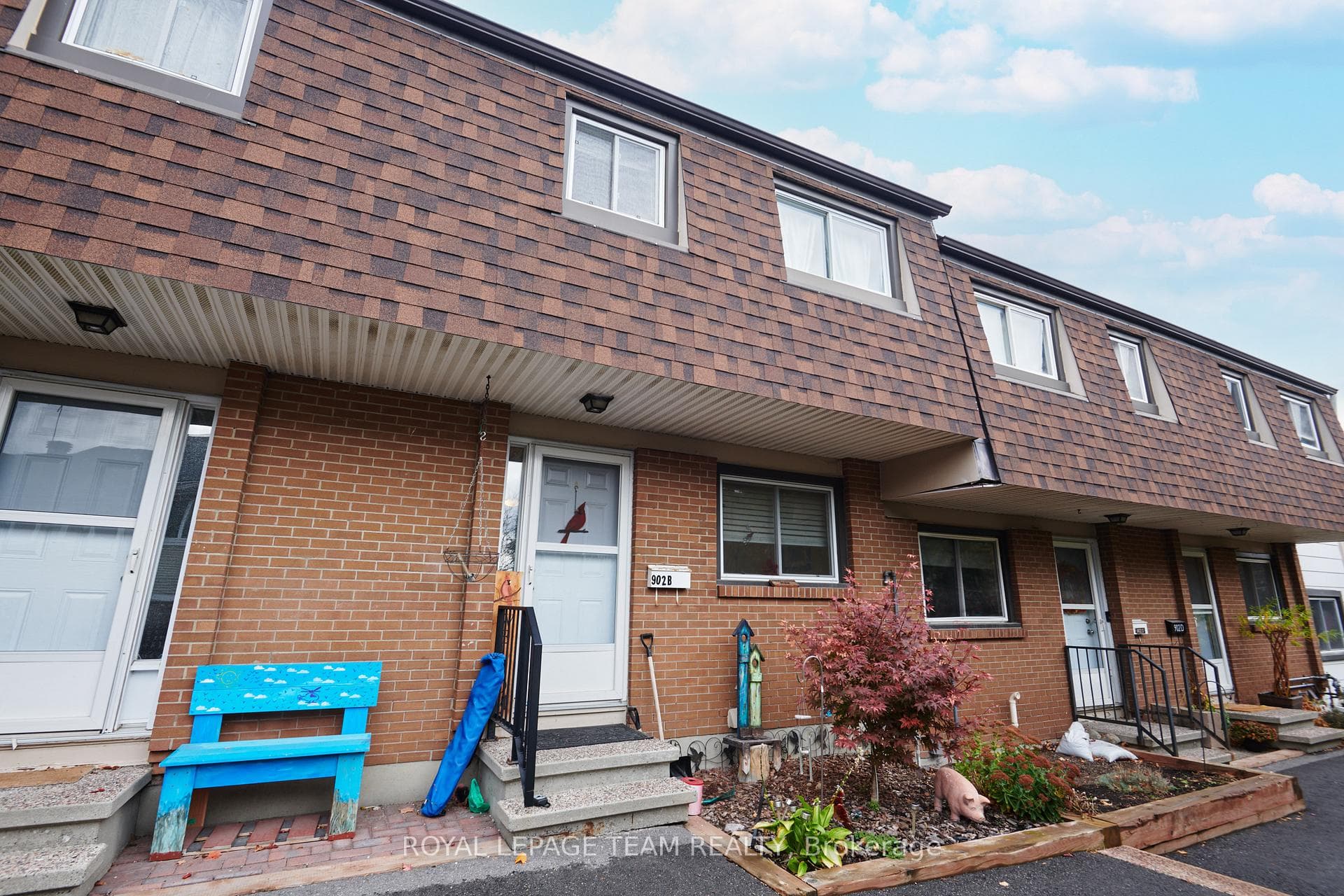 902 Elmsmere Road Unit B photo 1