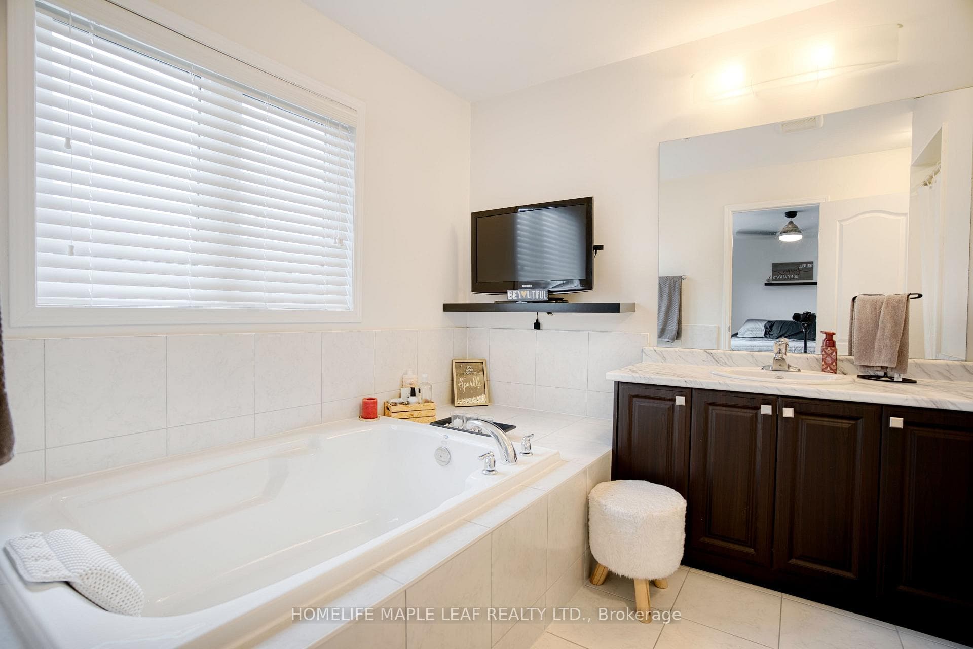 232 BEDROCK Drive photo 15