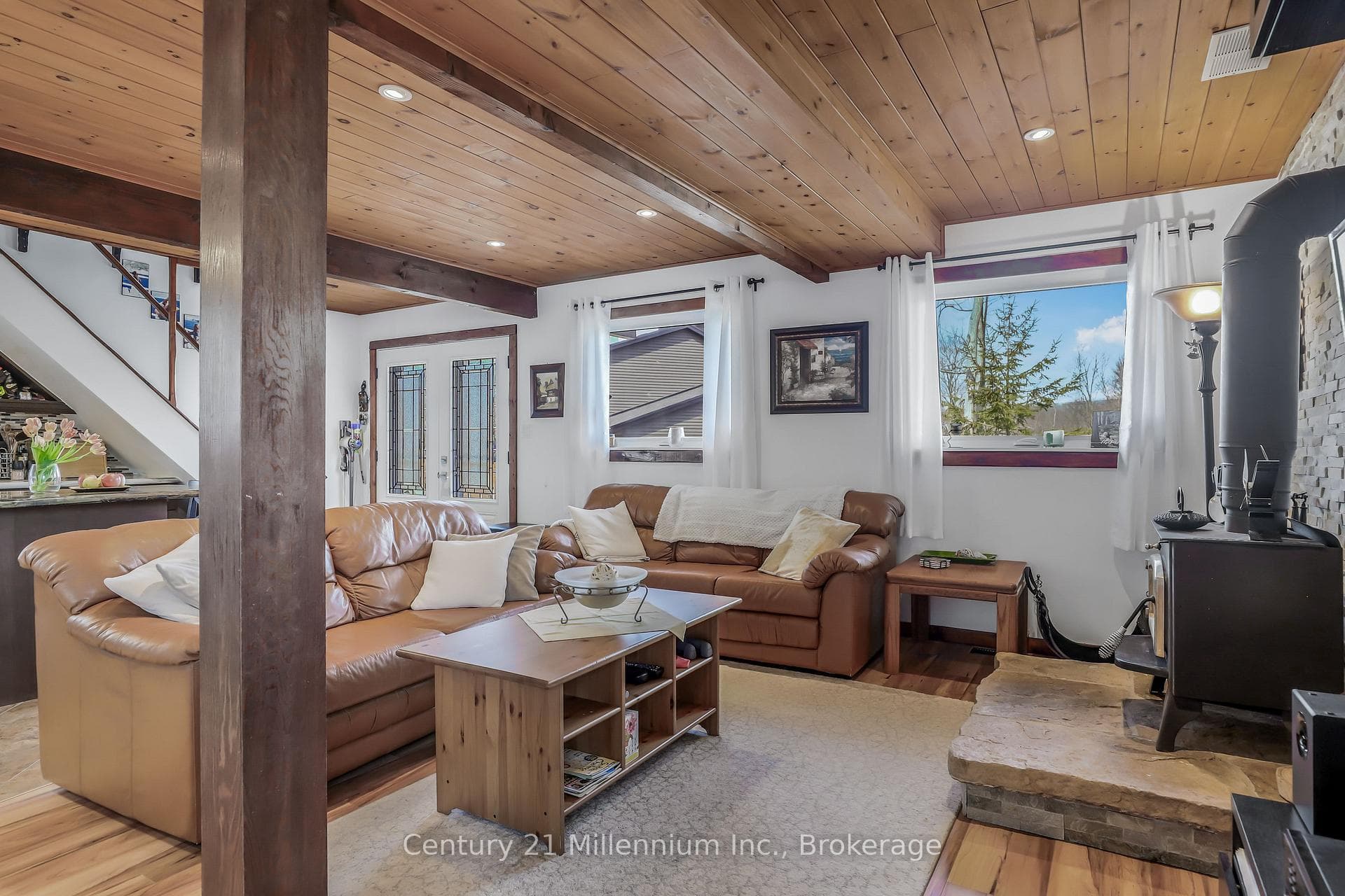 446 Manley Crescent photo 12