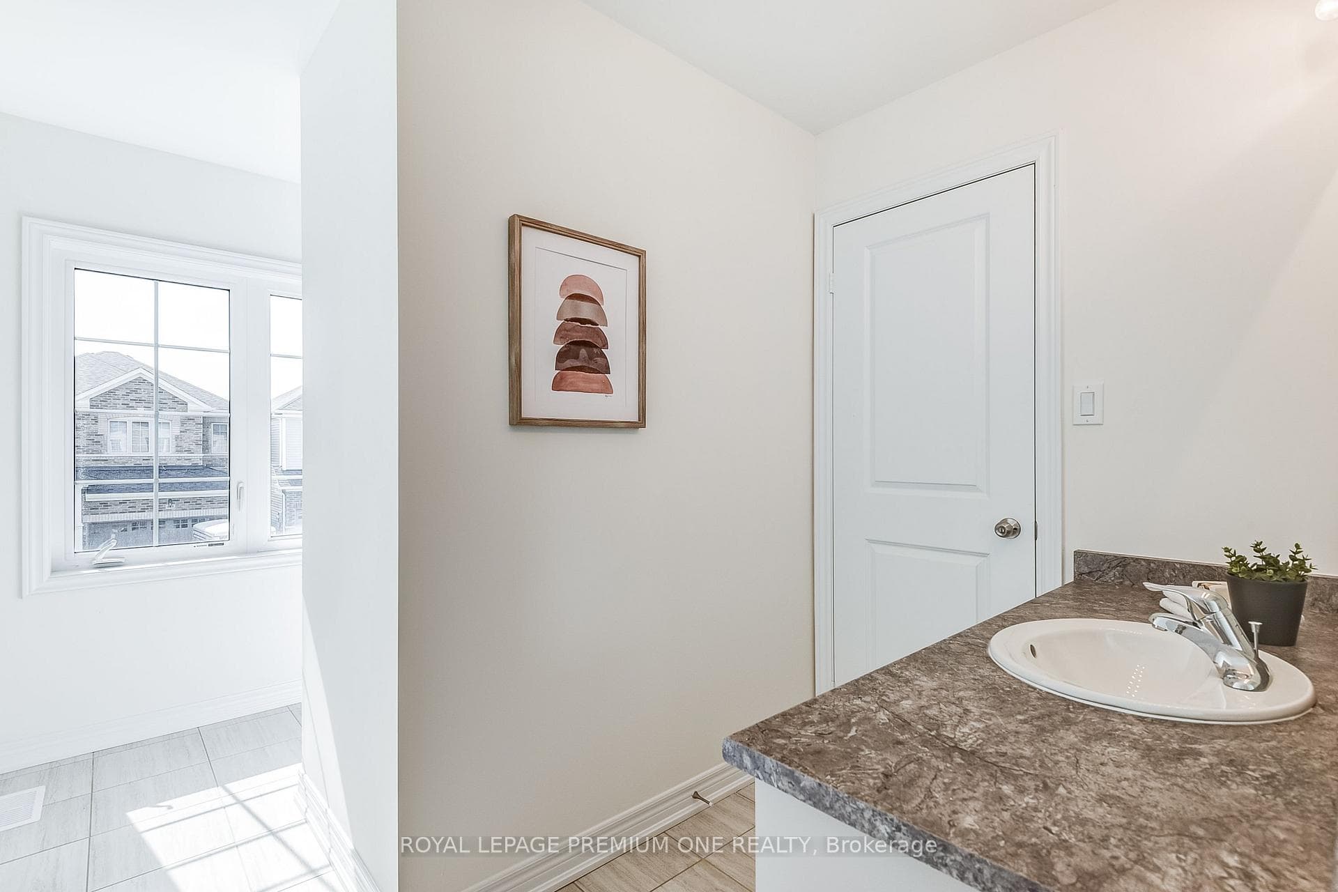 439 Black Cherry Crescent photo 29