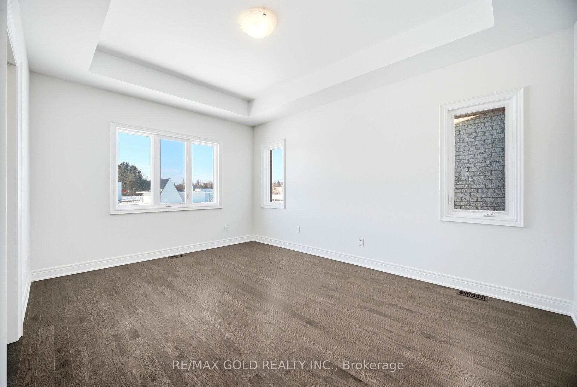 32 Addison Street photo 23