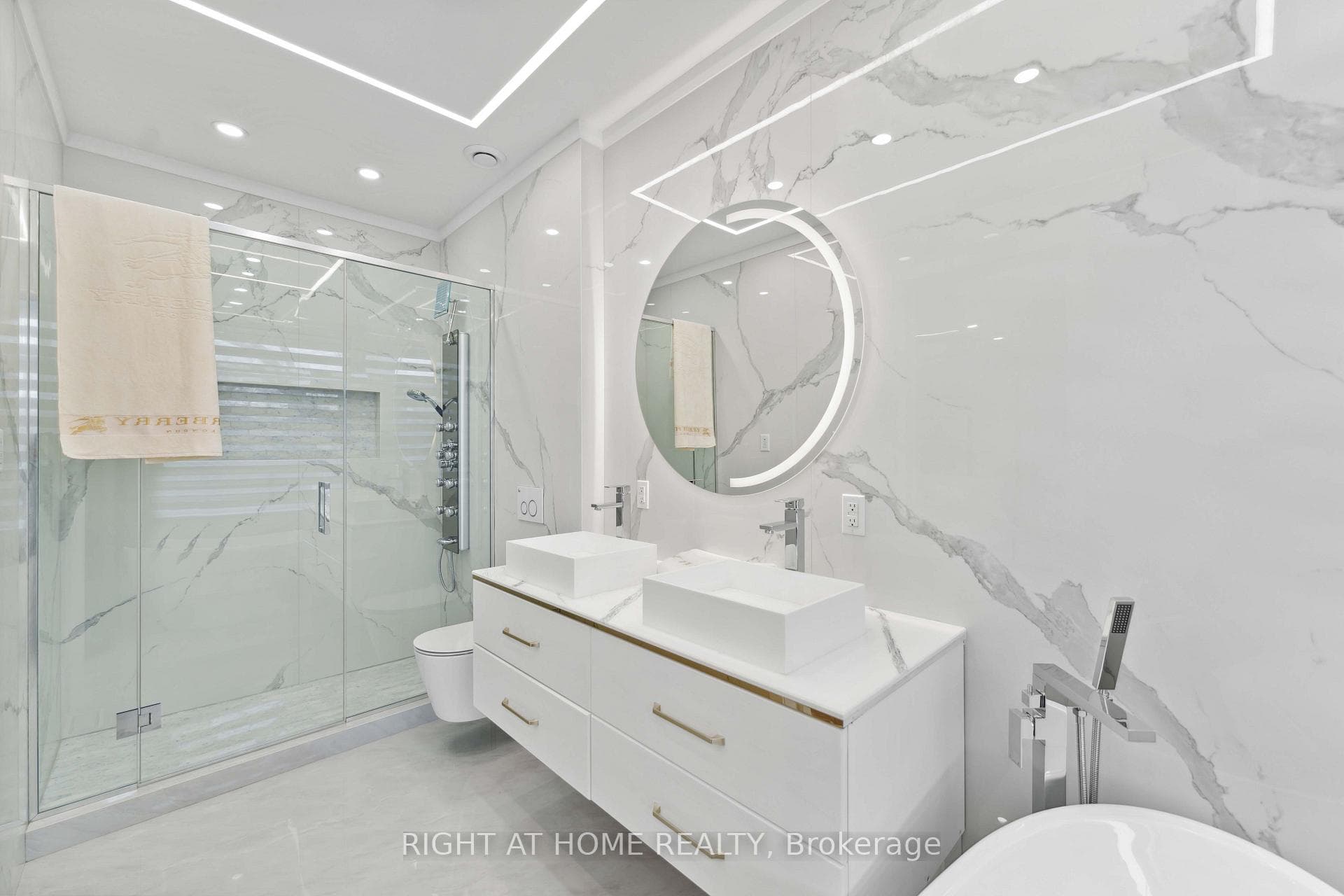 Primary Master Ensuite