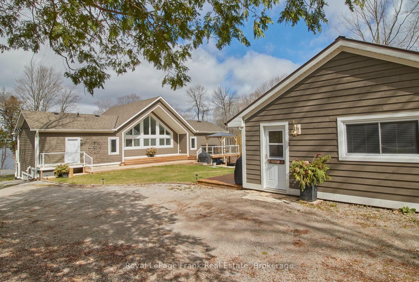 2269 McCracken's Landing Road photo 27