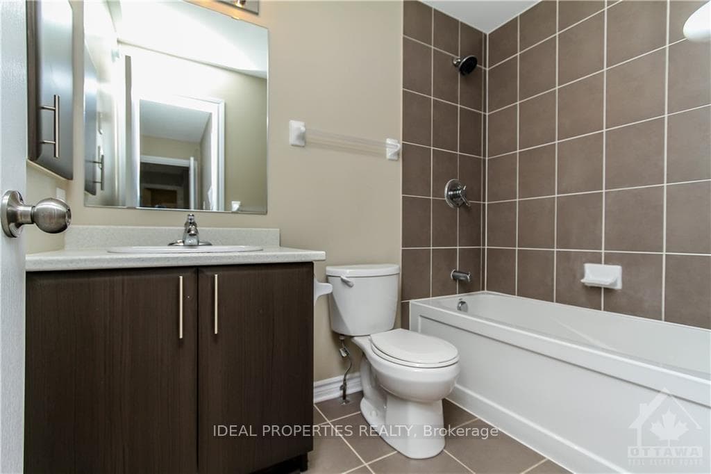 315 KINGBROOK Drive photo 27