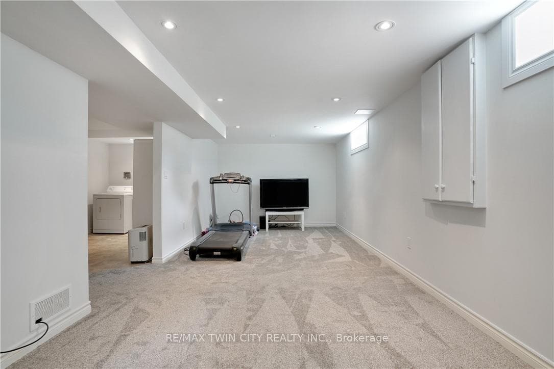 46 Chippewa Avenue photo 20