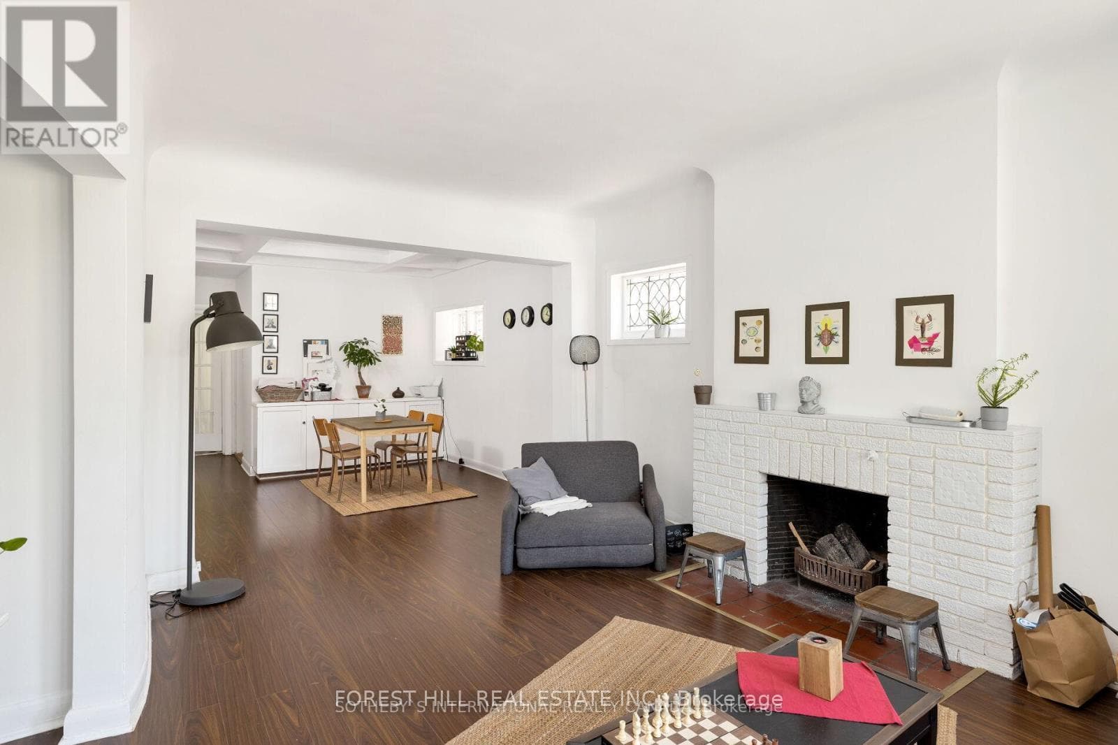 303 Lonsdale Road Unit 1st Flr photo 4