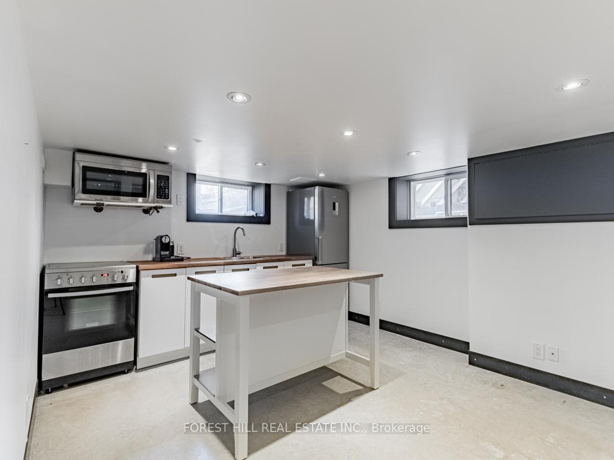 18 Sunnybrae Crescent Unit Lower photo 10