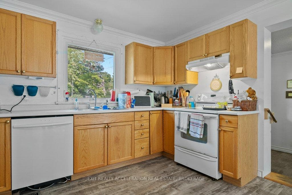 400 Dundas Street photo 4
