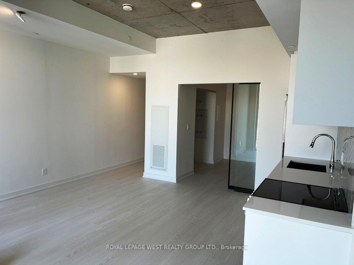 57 Brock Avenue Unit 508 photo 7