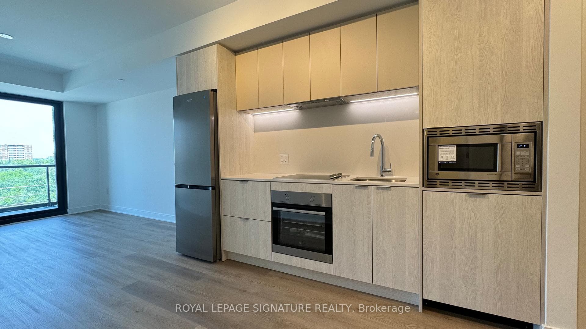 86 Dundas Street Unit 605 photo 5