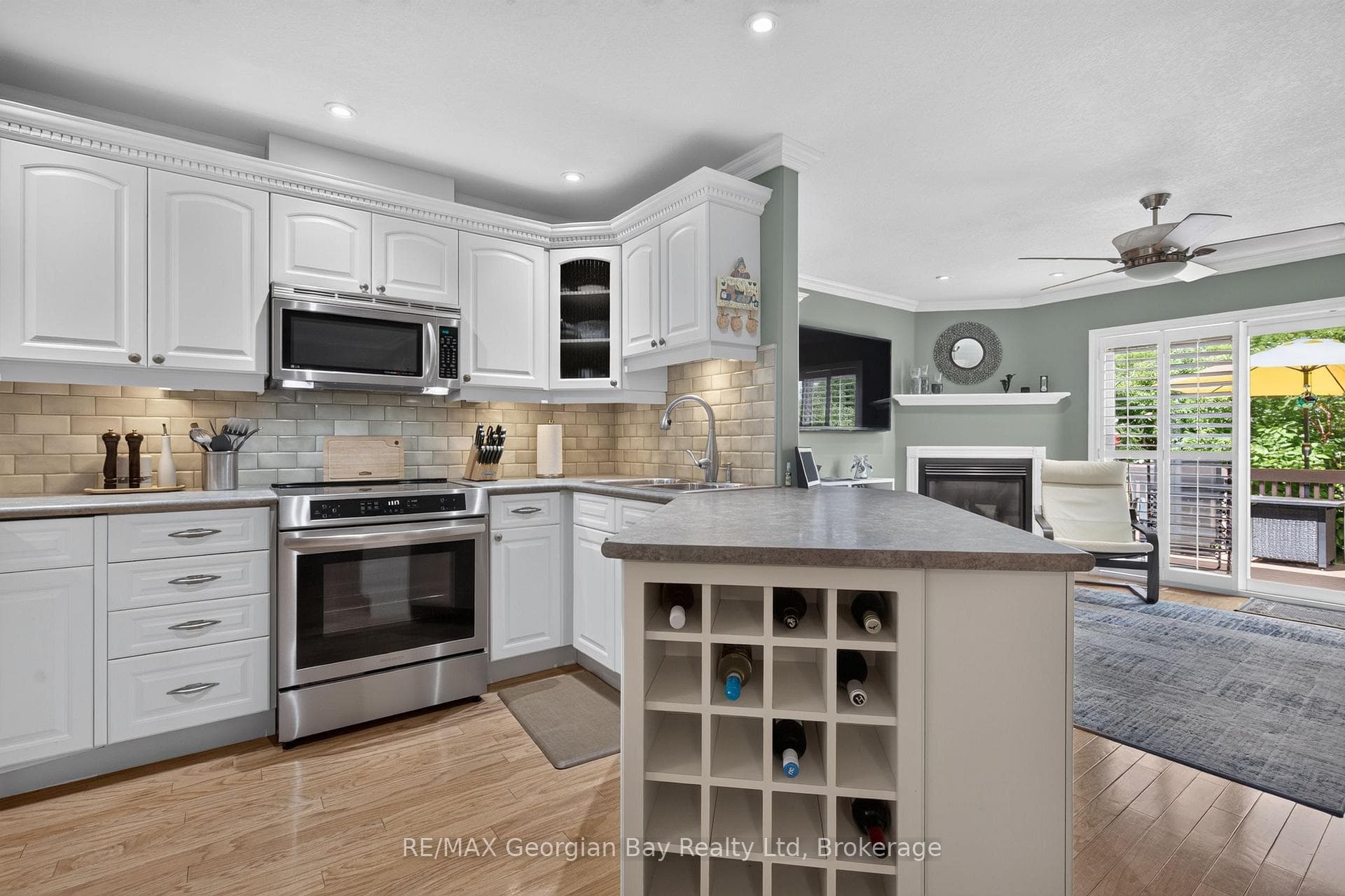 90 Burke Street Unit 13 photo 11