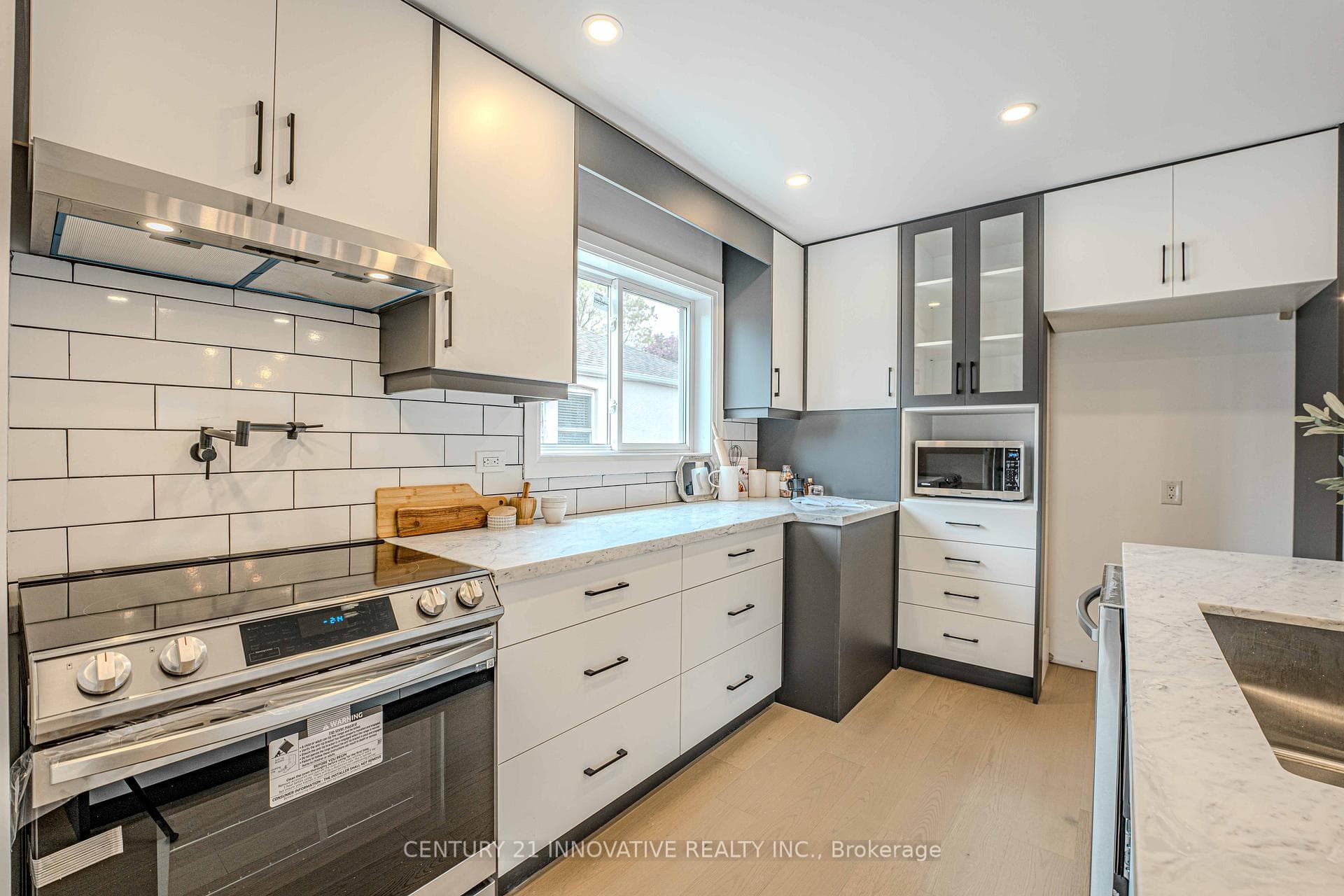 110 Canlish Road photo 11