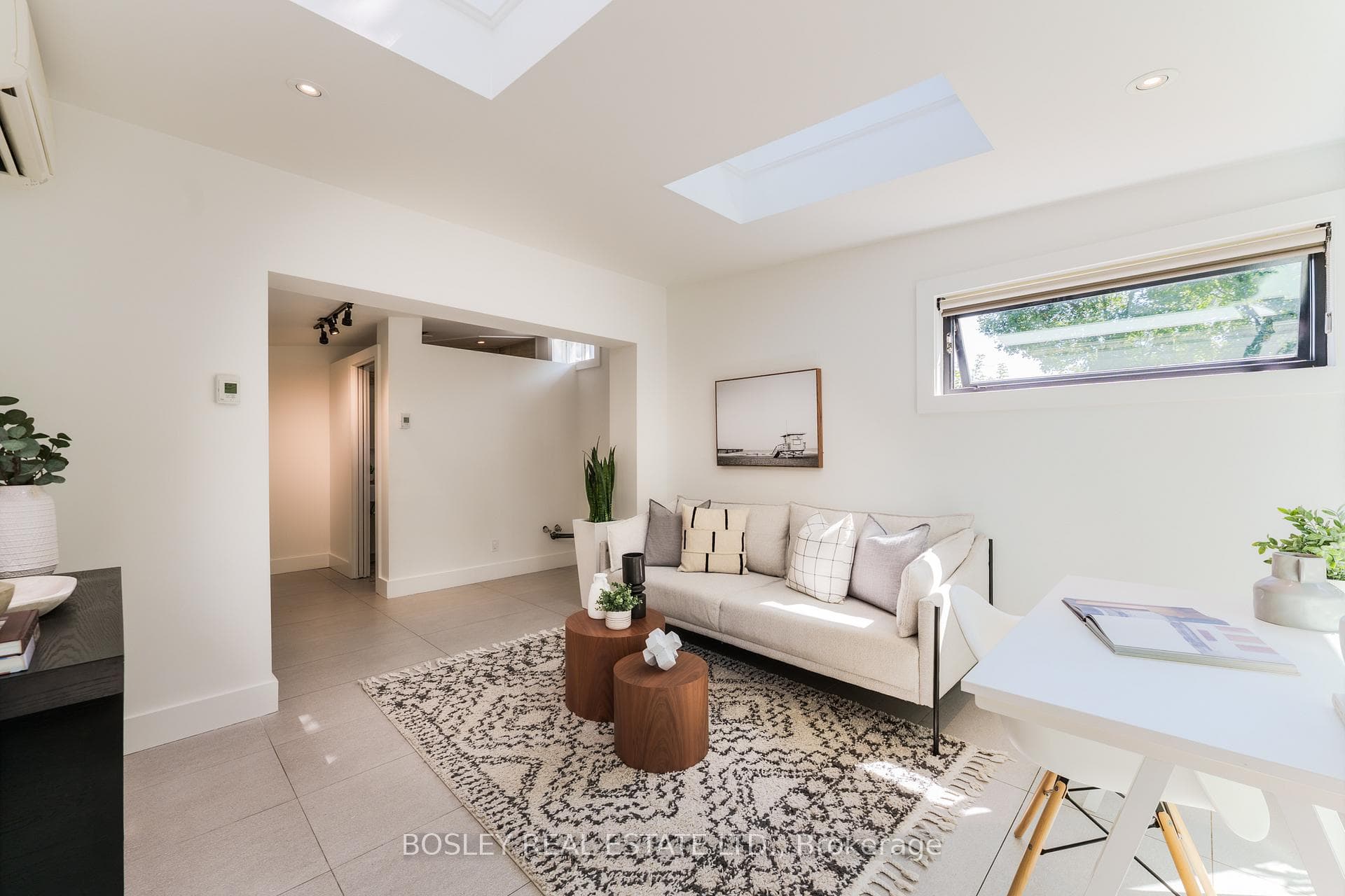 84 Blantyre Avenue photo 43