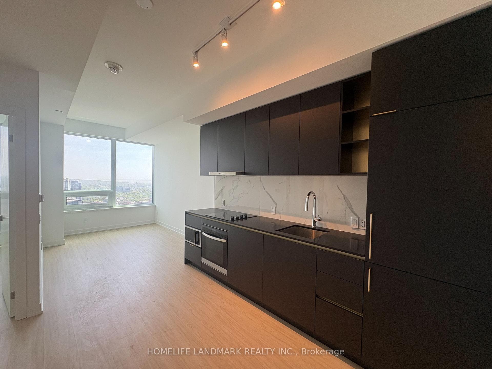 8 Wellesley Street Unit 5109 photo 4