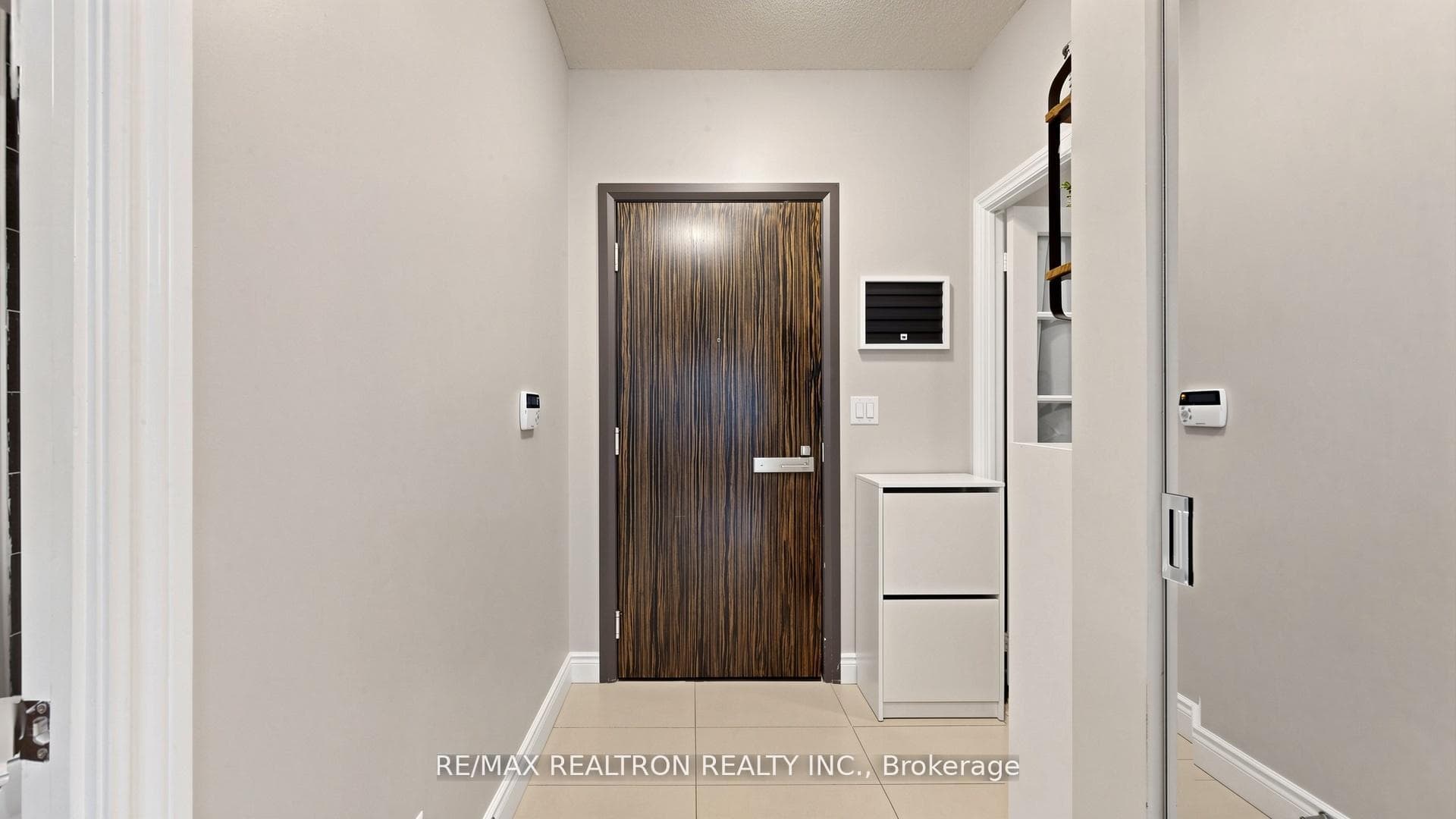 277 South Park Road Unit 203 photo 29