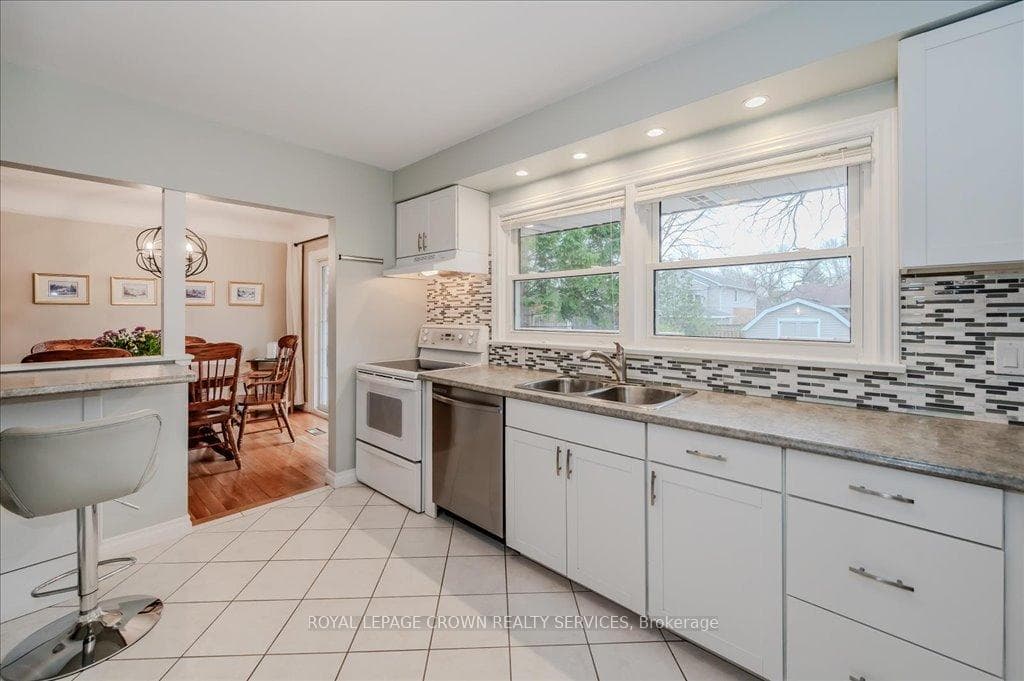 21 Highland Crescent photo 8