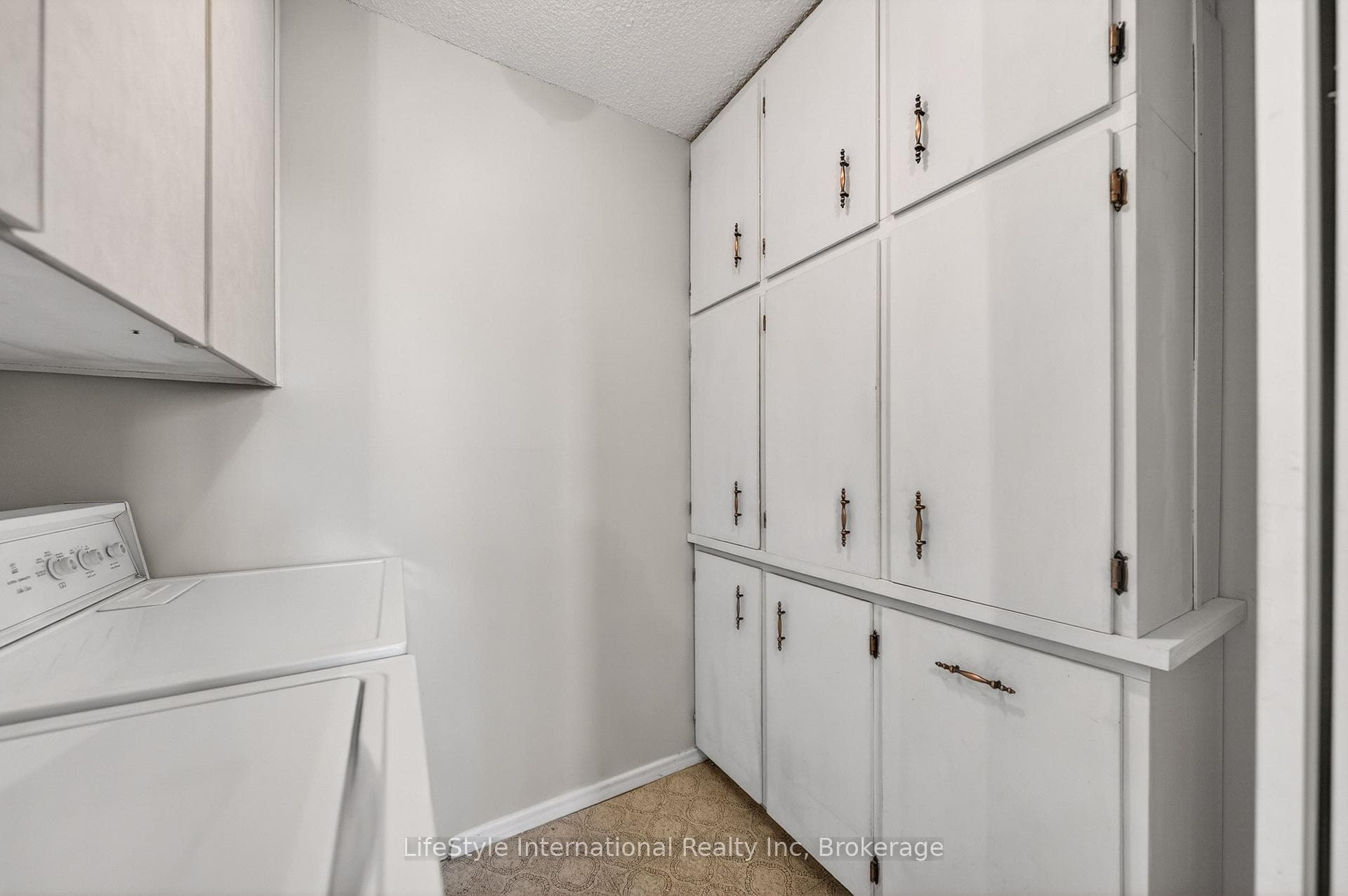 19 Woodlawn Road Unit 512 photo 27