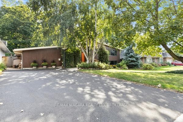 10 Marwood Circle photo 3
