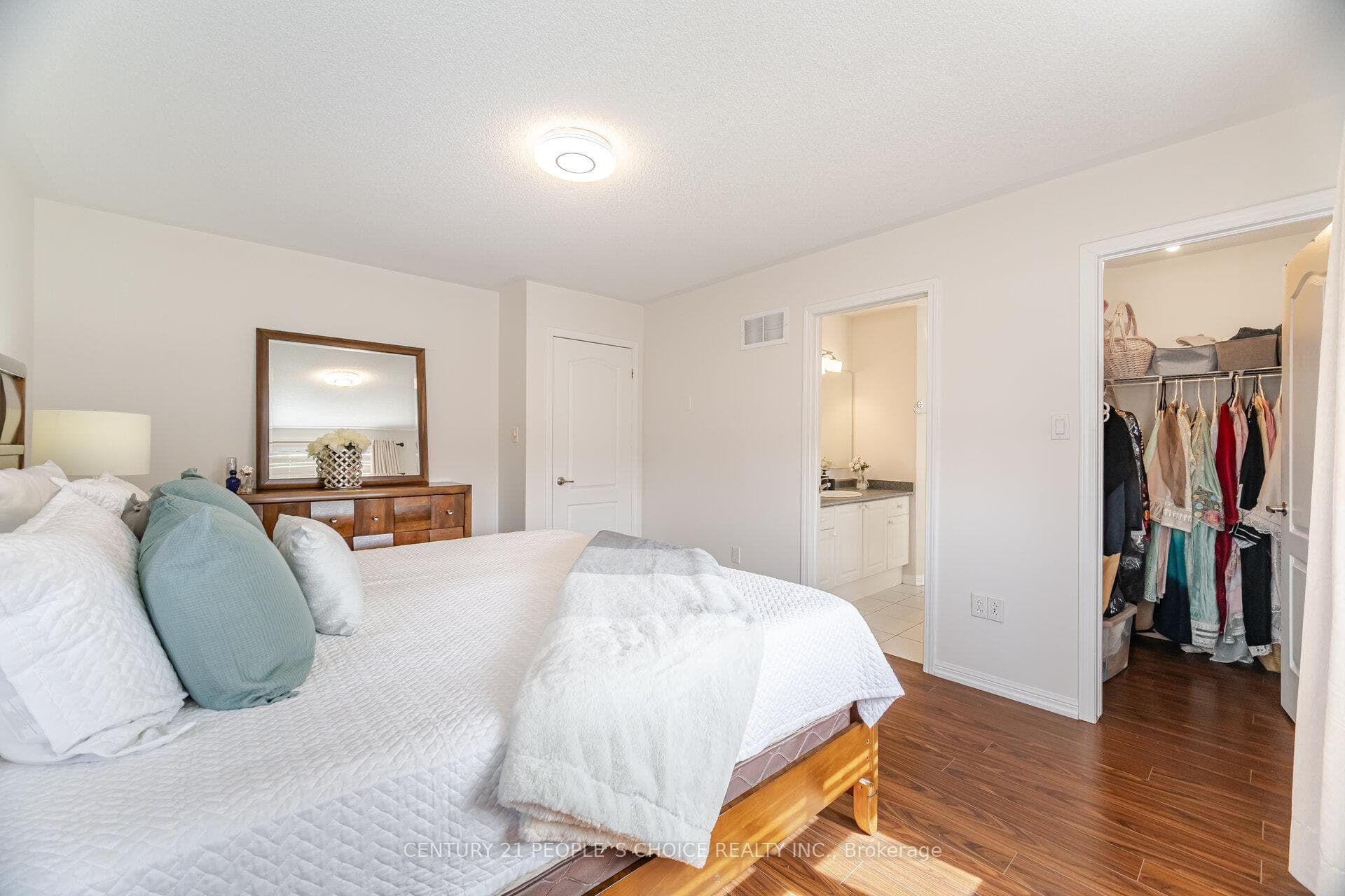 630 Thompson Road photo 24