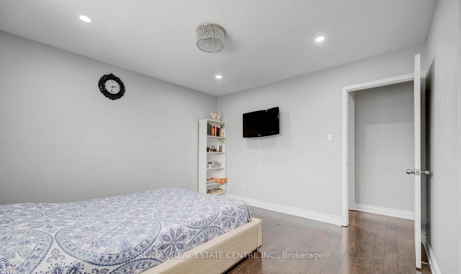 12 Charing Drive photo 21