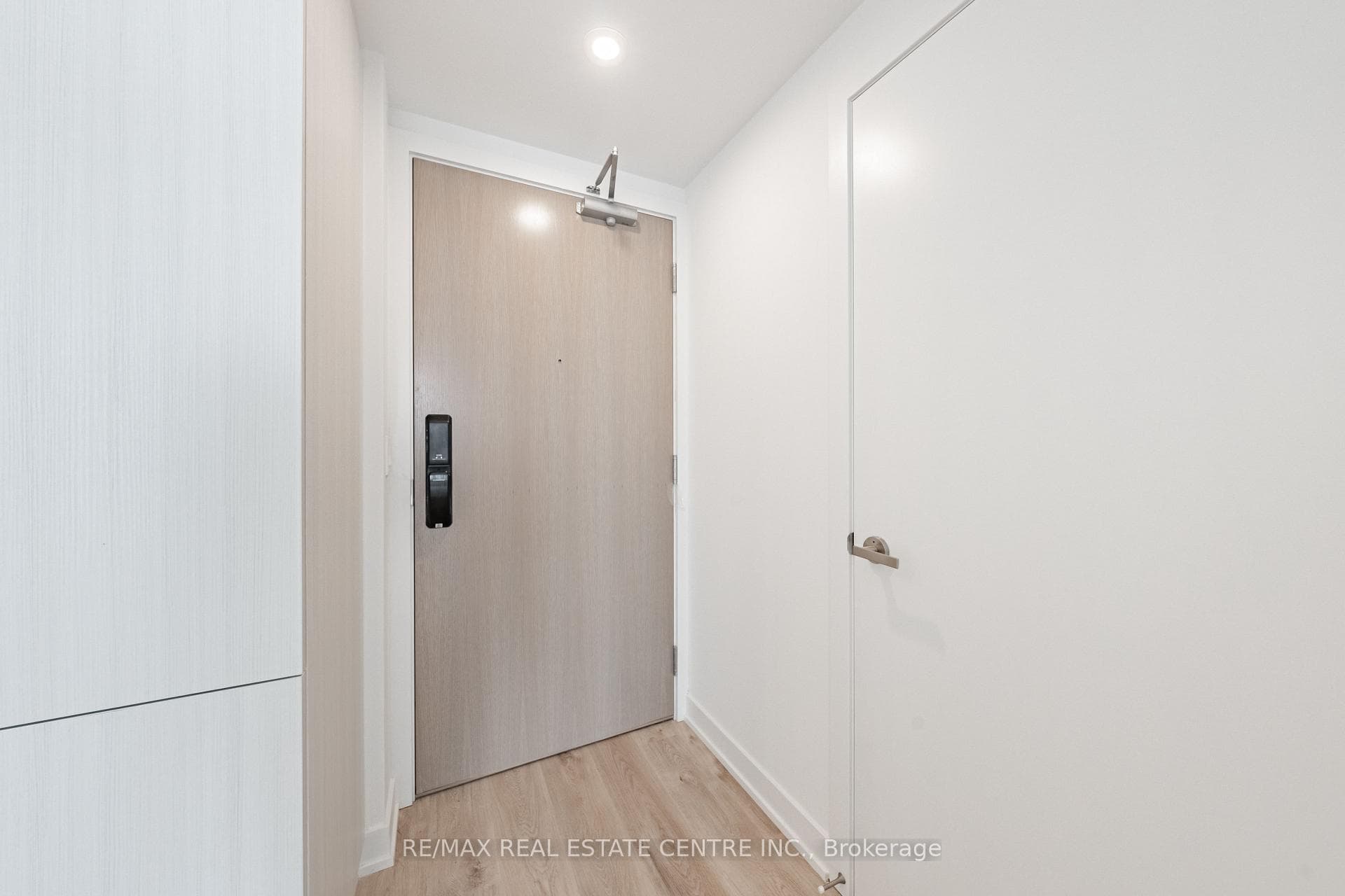 370 Martha Street Unit 2107 photo 11