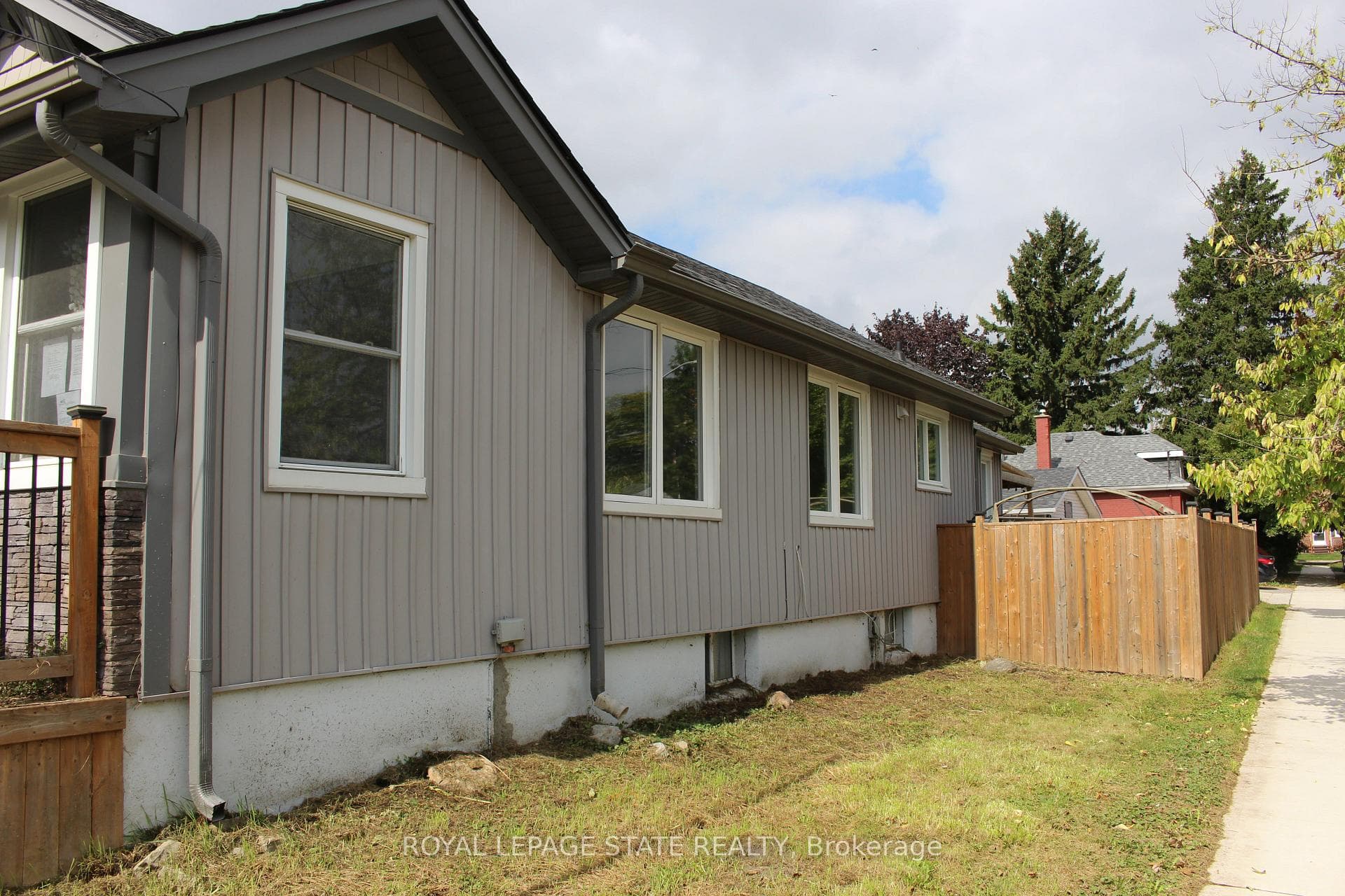 304 Nelson Street photo 1