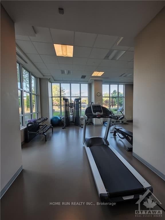 330 TITAN Unit 1210 photo 13