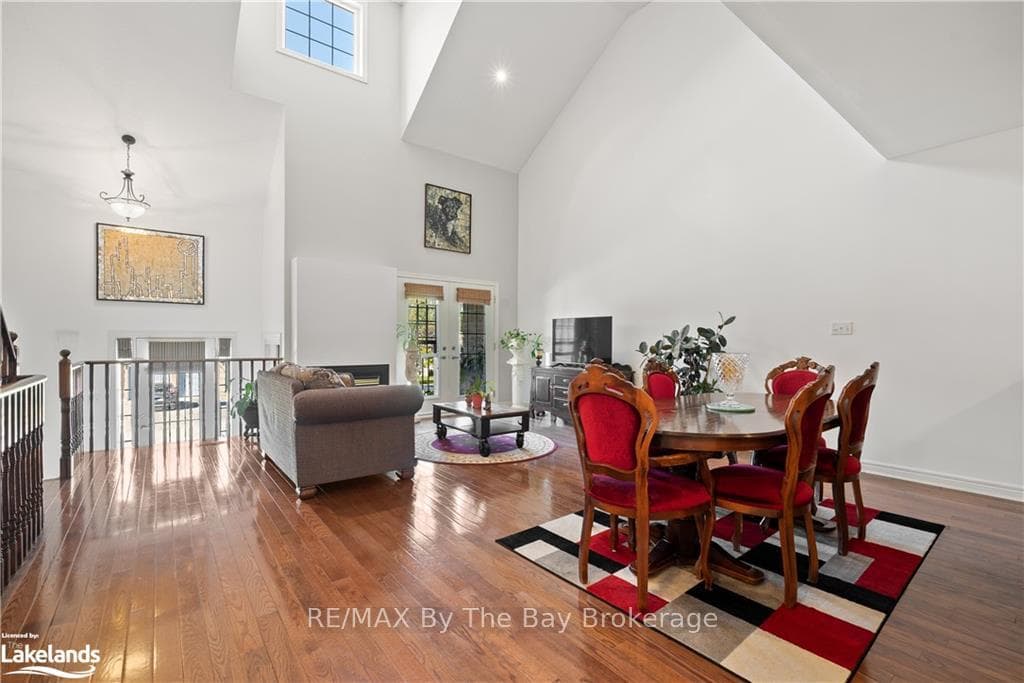 31 ROYAL BEECH Drive photo 7