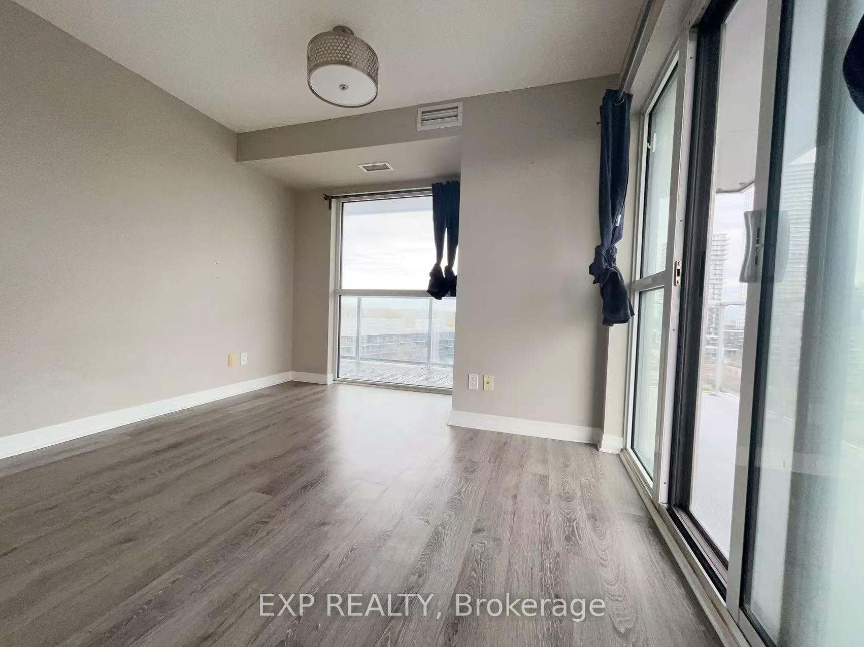 275 Yorkland Road Unit 709 photo 11
