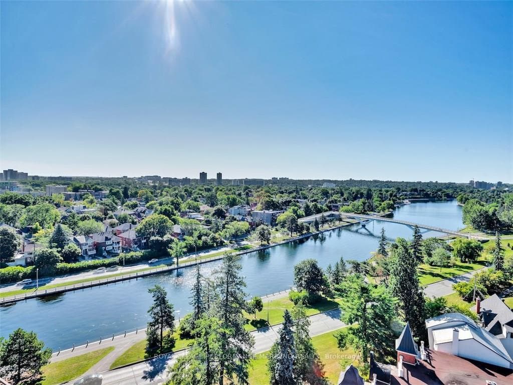 300 Queen Elizabeth Drive Unit PHH photo 19