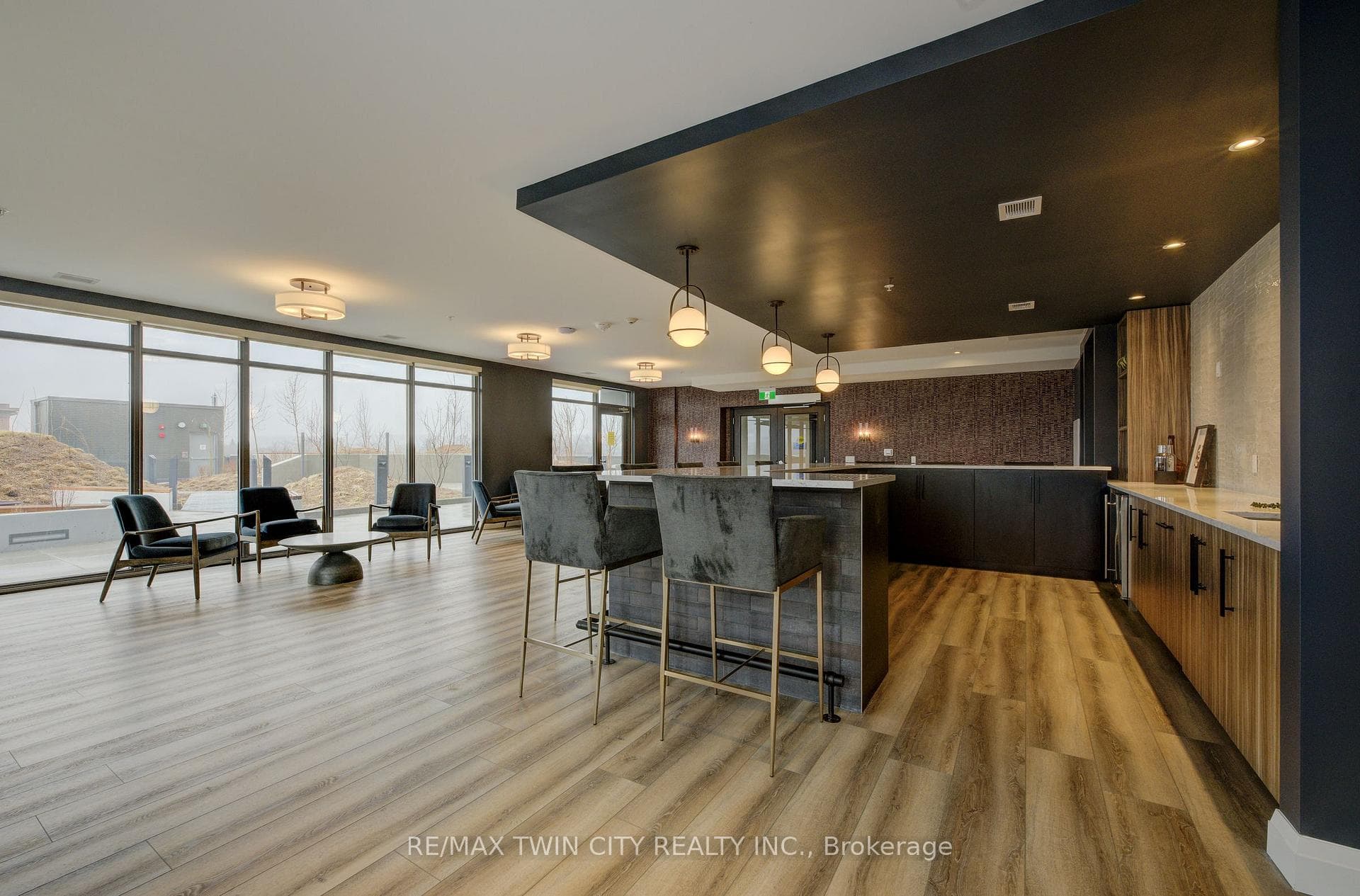 15 Glebe - amenities room