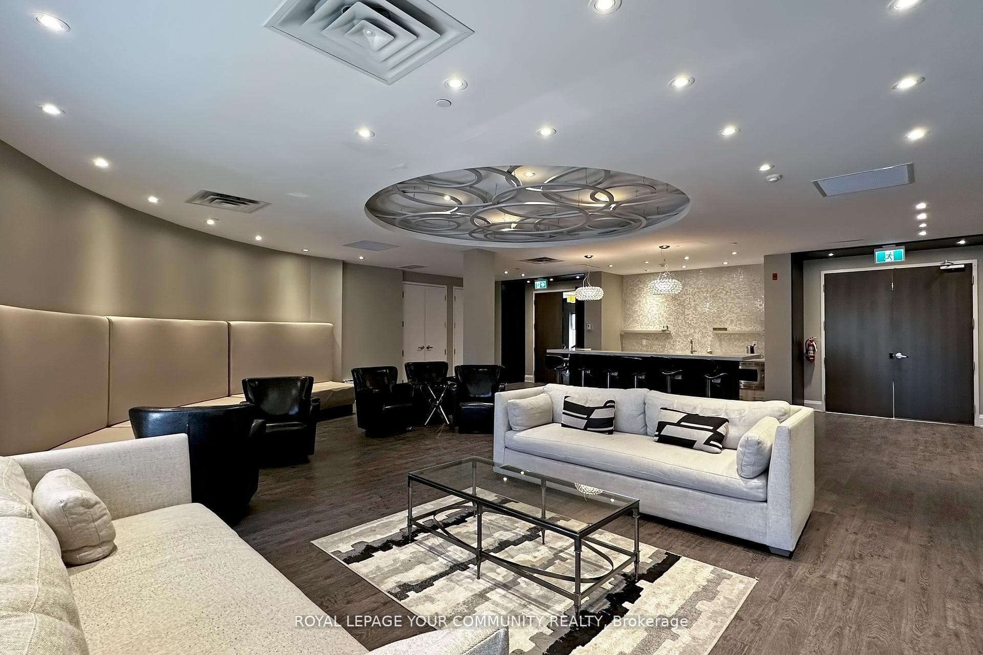 15277 Yonge Street Unit 702B photo 46
