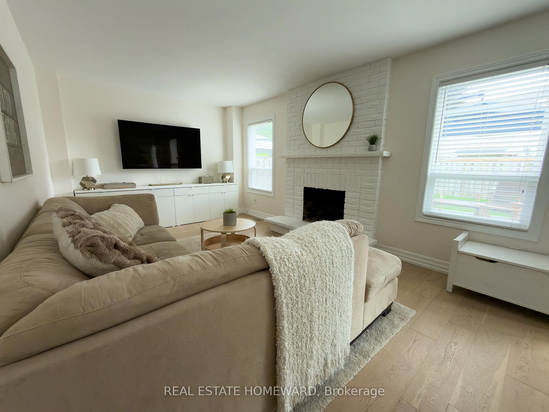 867 White Ash Drive photo 2