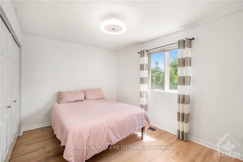 197 TWEED Crescent photo 23
