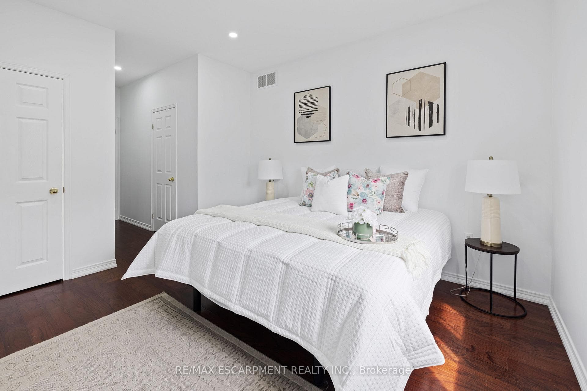 39 McKibbon Avenue photo 20