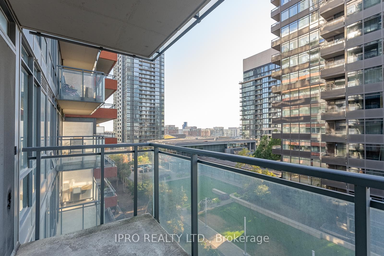 4K Spadina Avenue Unit 701 photo 16