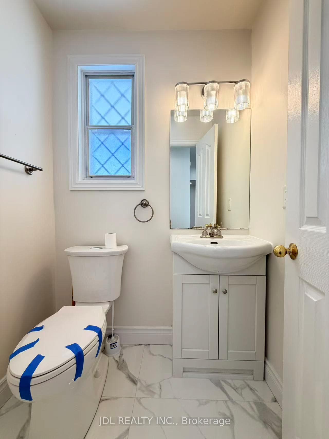142 Armitage Drive photo 2