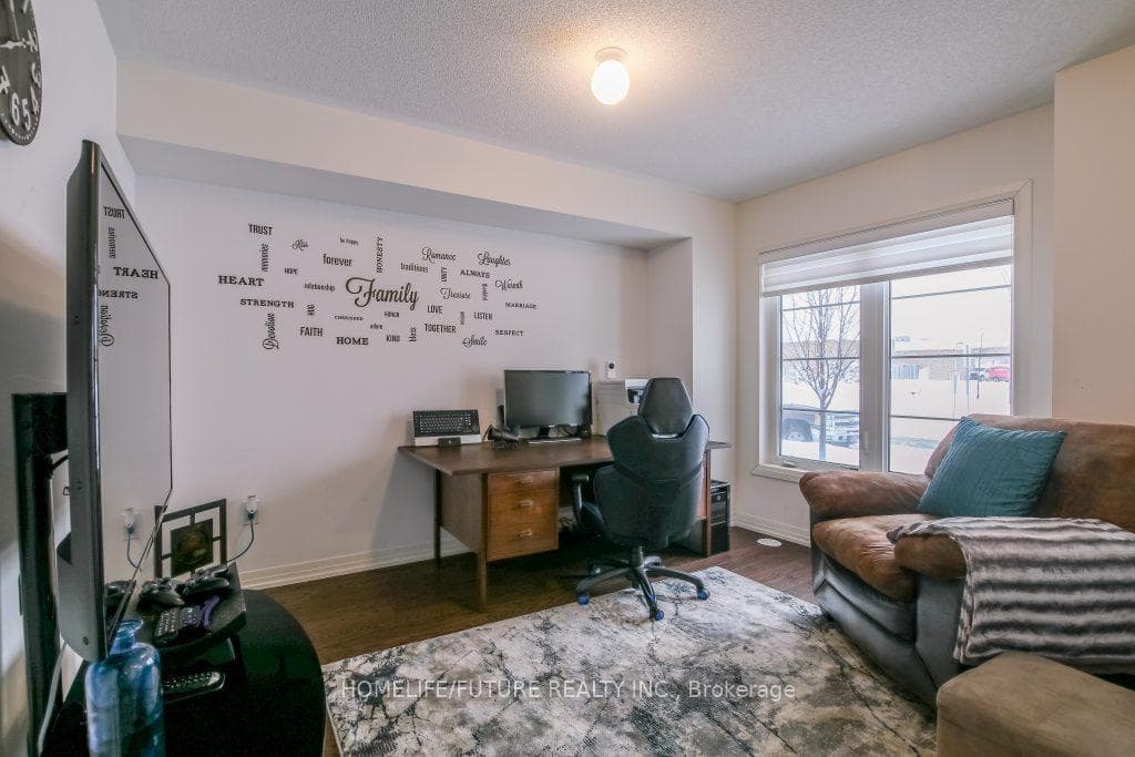 31 Prince William Boulevard photo 4