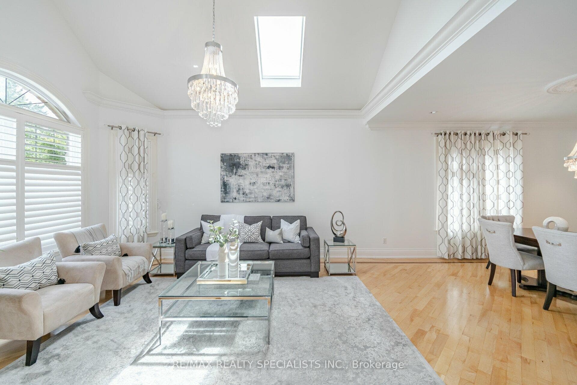 174 Burnhamthorpe Road photo 7