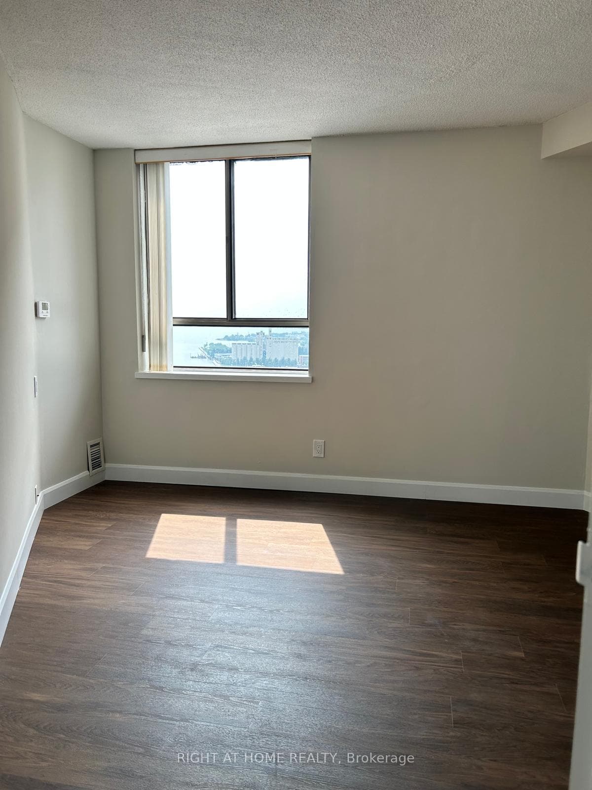 260 Queens Quay Unit 2502 photo 9