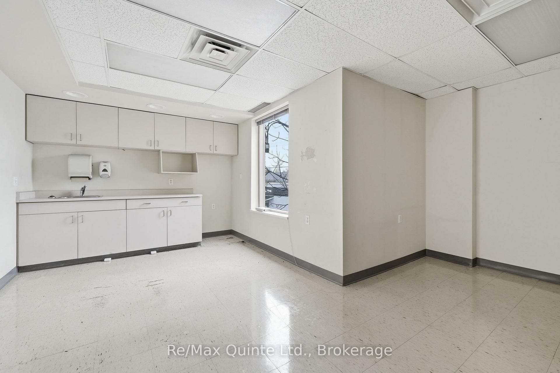 115 Picton Main Street photo 21